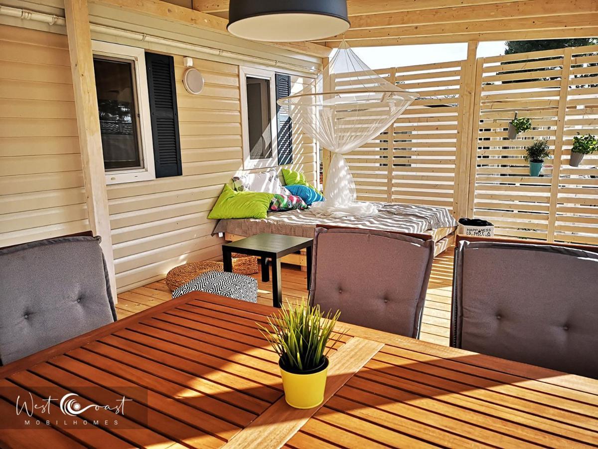 West Coast Mobilhome With Xxl Terrace Tar-Vabriga Bagian luar foto