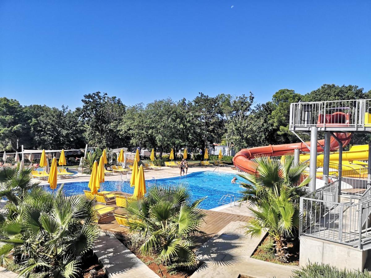 West Coast Mobilhome With Xxl Terrace Tar-Vabriga Bagian luar foto