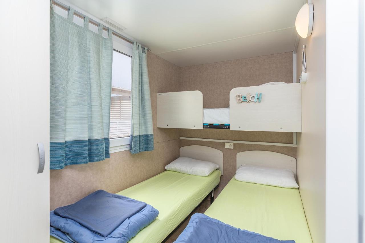 West Coast Mobilhome With Xxl Terrace Tar-Vabriga Bagian luar foto