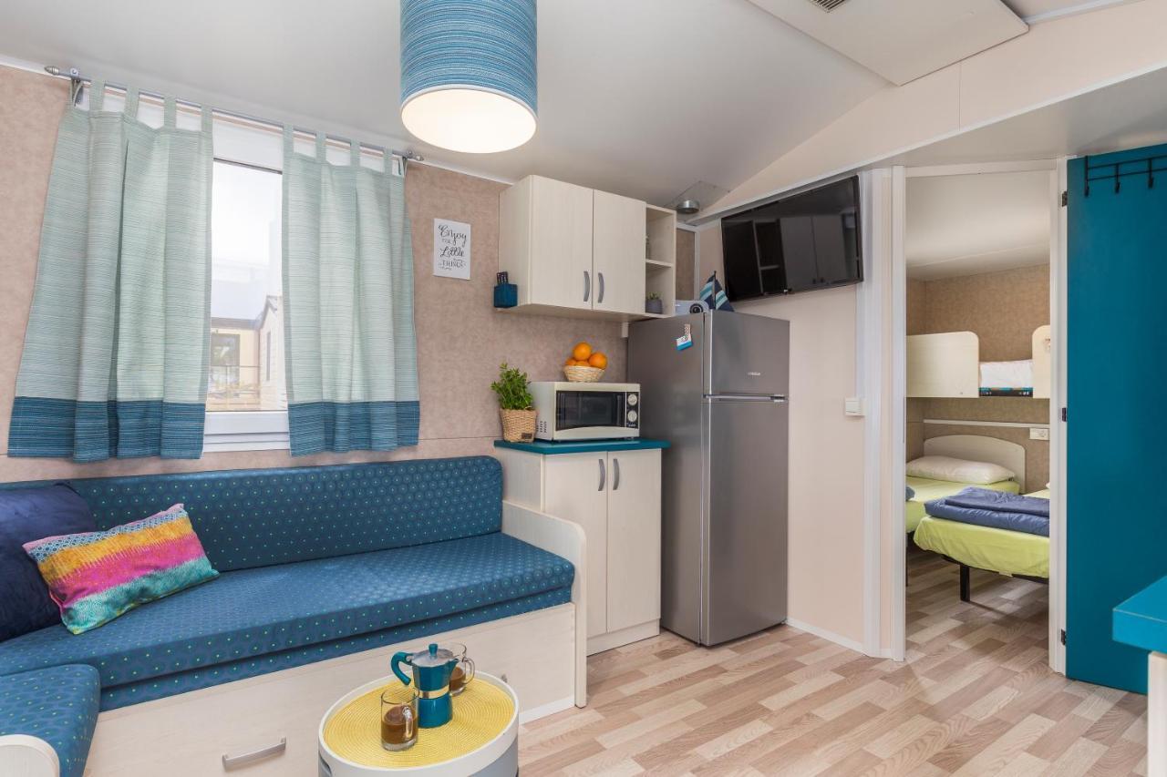 West Coast Mobilhome With Xxl Terrace Tar-Vabriga Bagian luar foto