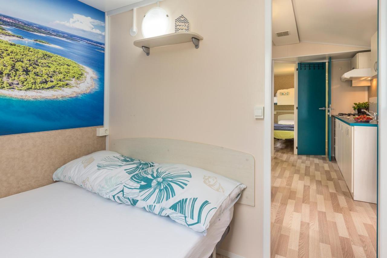 West Coast Mobilhome With Xxl Terrace Tar-Vabriga Bagian luar foto